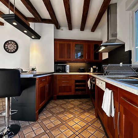 Charming Apartment Close To The Center Of Blere Kültér fotó