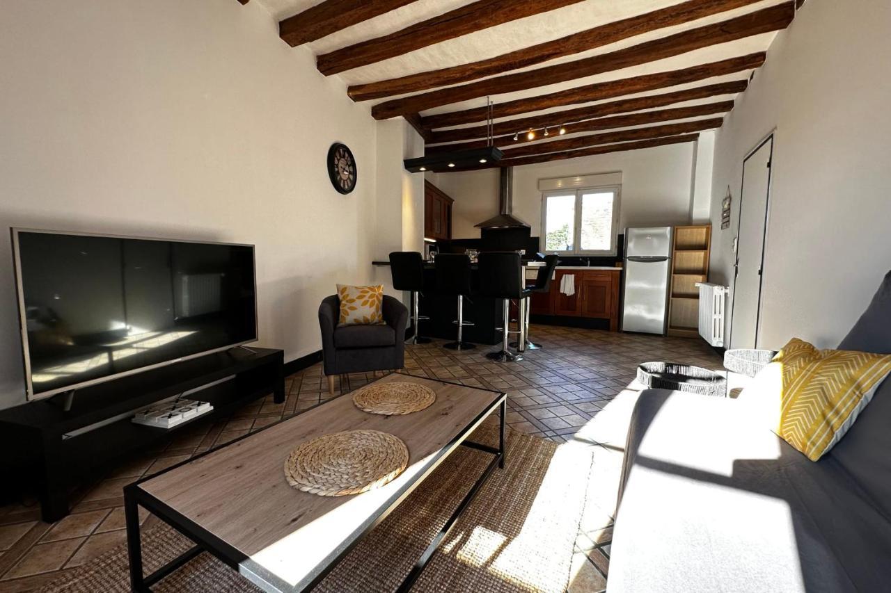 Charming Apartment Close To The Center Of Blere Kültér fotó