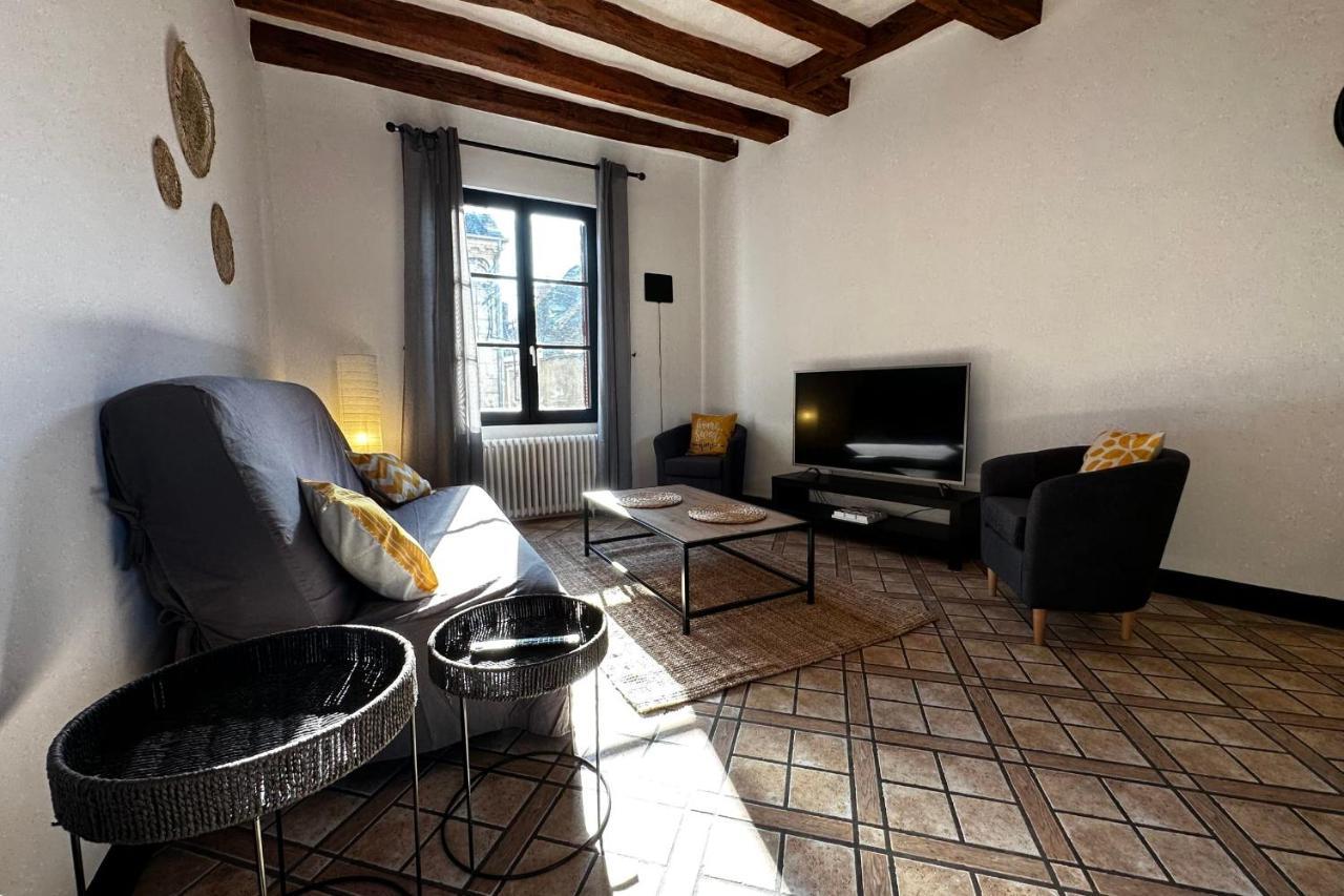 Charming Apartment Close To The Center Of Blere Kültér fotó